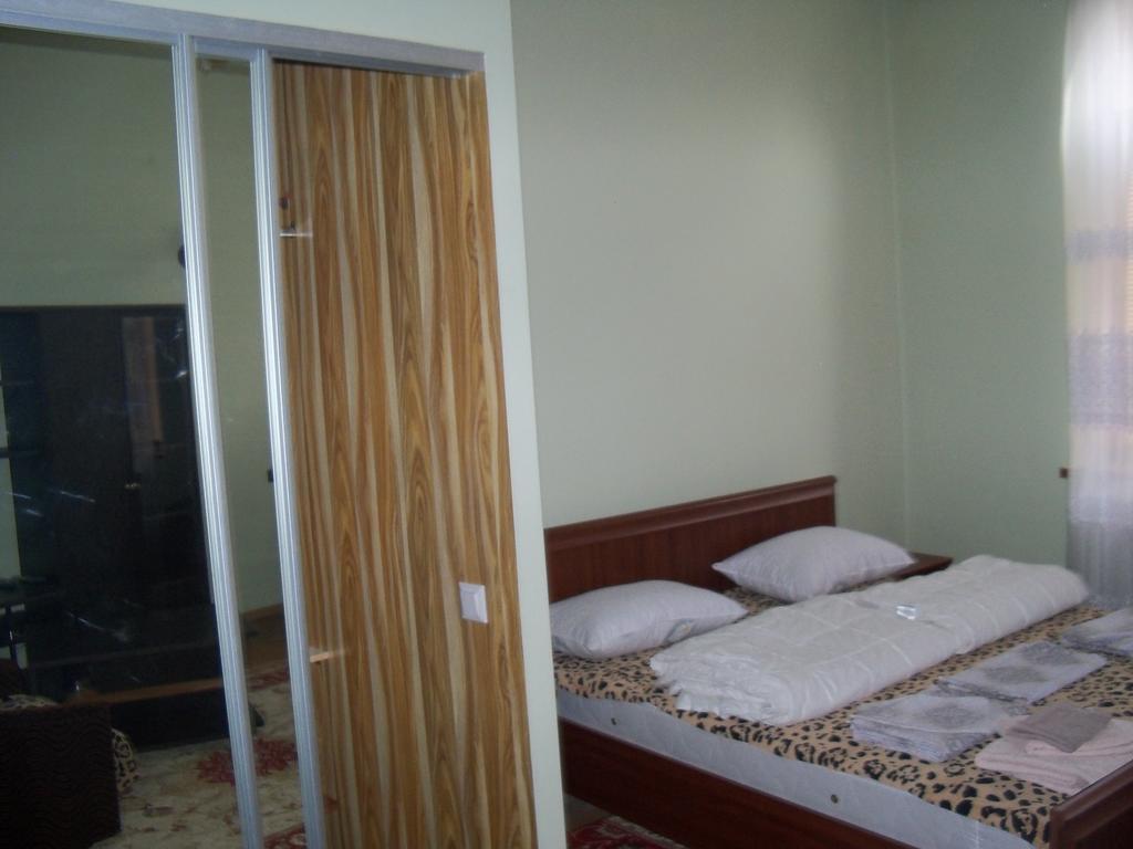 Apartment Roman ลวีฟ ภายนอก รูปภาพ