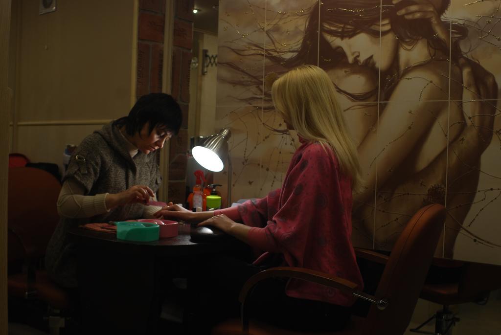 Apartment Roman ลวีฟ ภายนอก รูปภาพ